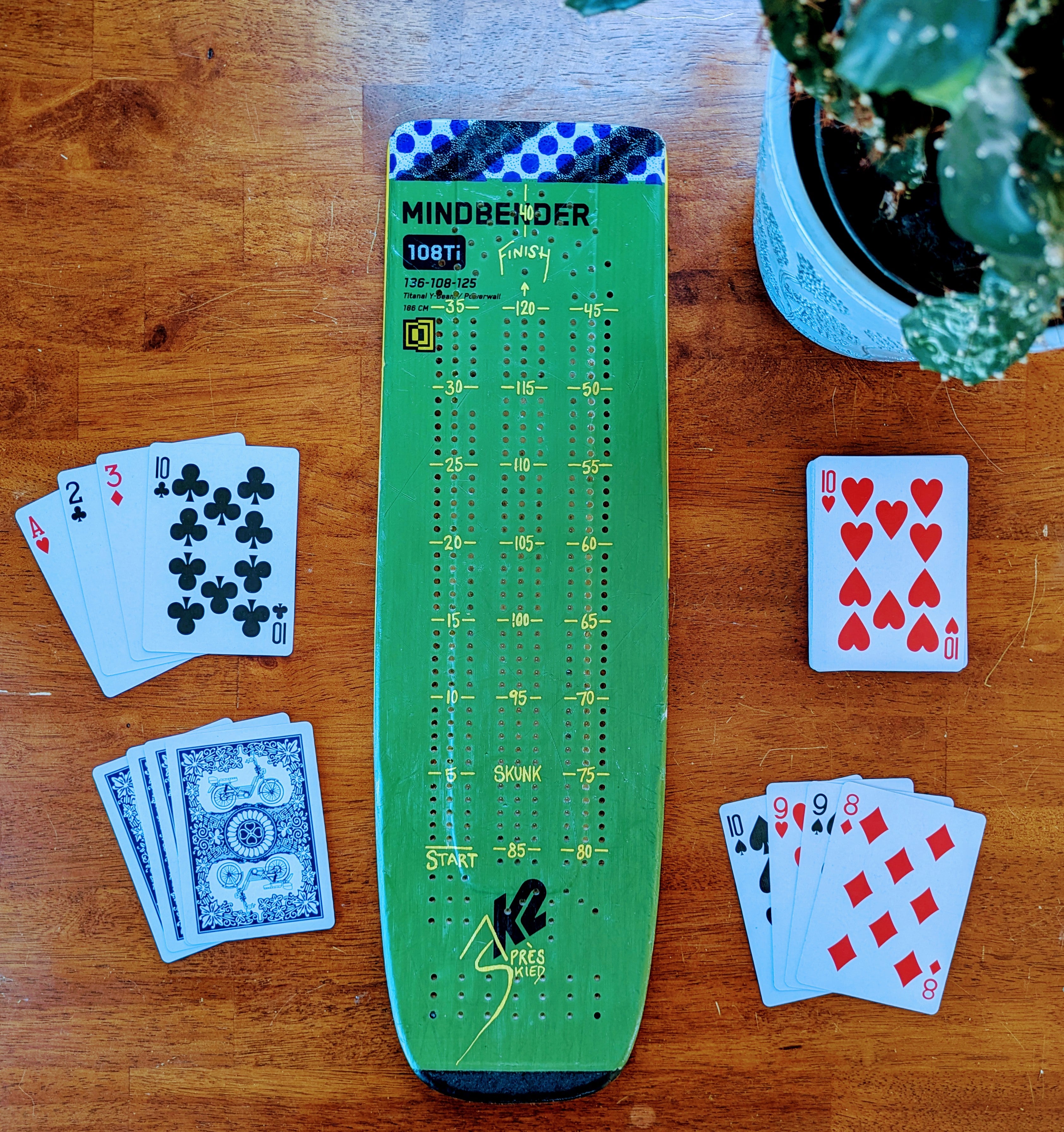 K2 Mindbender - Ski Cribbage board