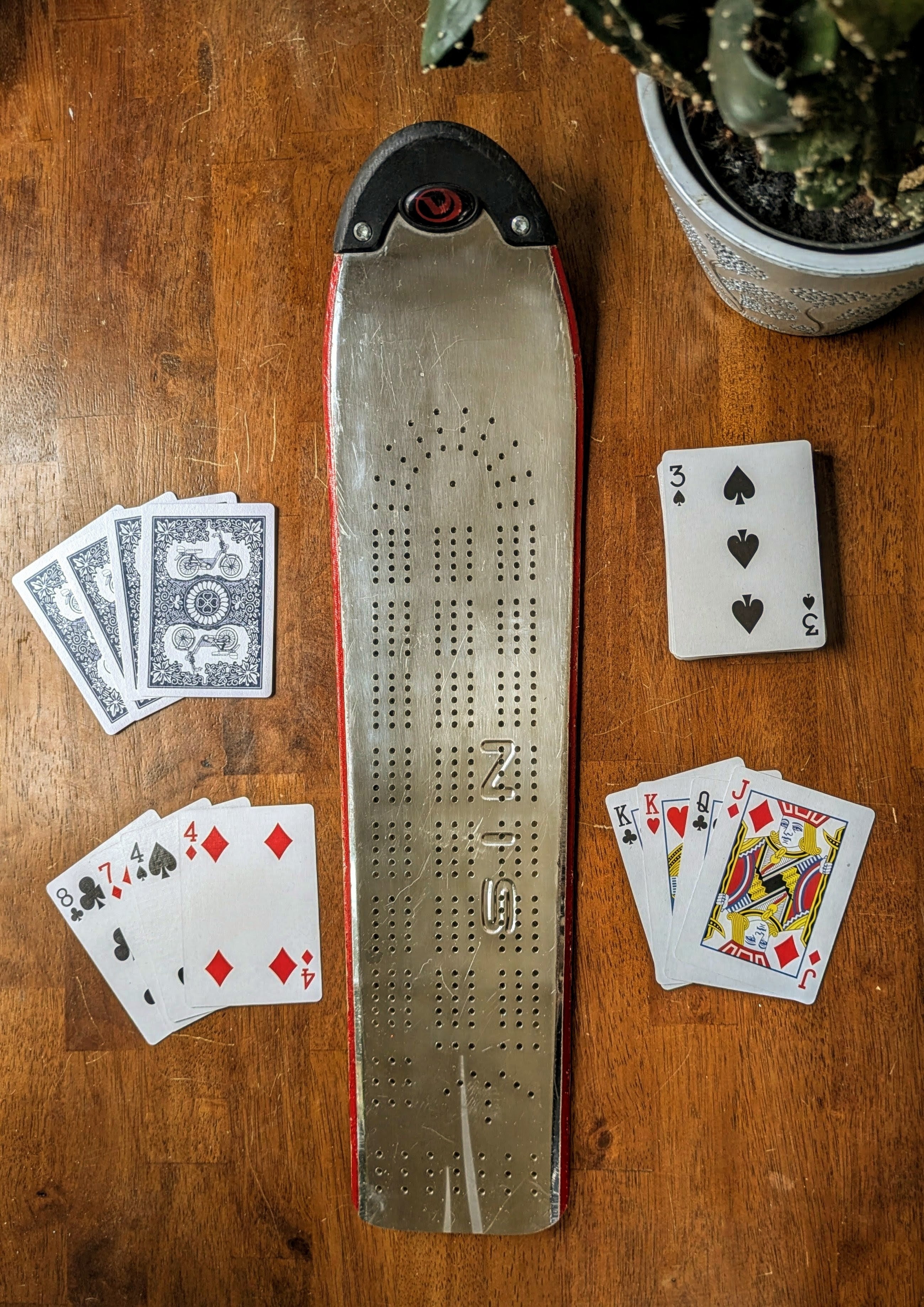 Volant - Skinny Ski Cribbage board